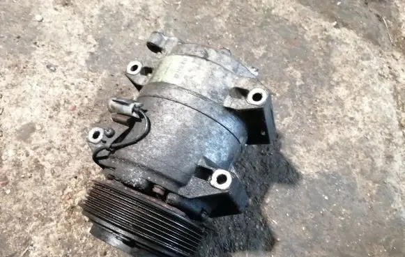 Volvo XC90 Air conditioning (A/C) compressor (pump)