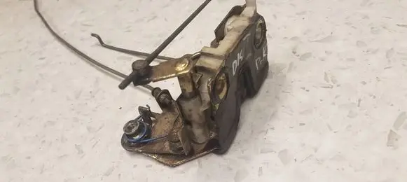 Land Rover Discovery Front door lock