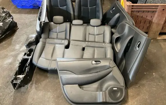Nissan Leaf II (ZE1) Seat set 
