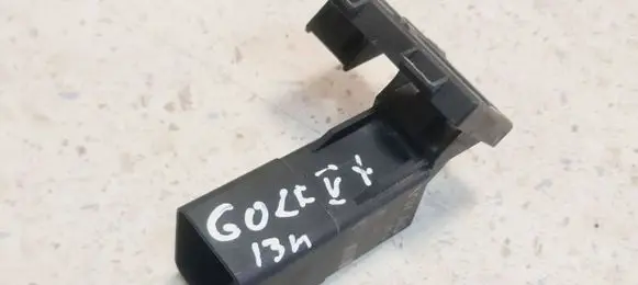 Glow plug pre-heat relay