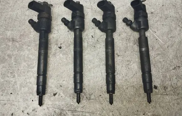 Mercedes-Benz C W203 Fuel injector A6460700787