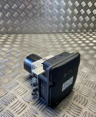 BMW 5 E60 E61 ABS Pump 6783366