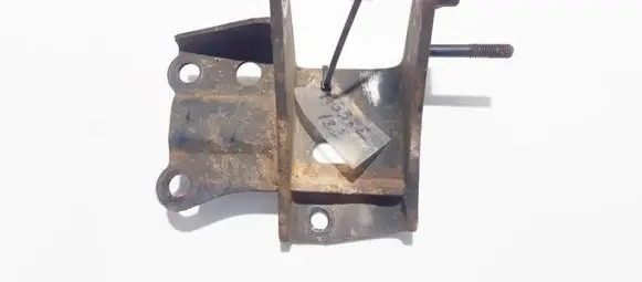 Toyota Avensis Verso Engine mounting bracket