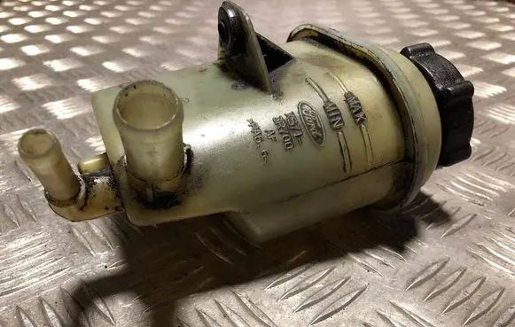 Ford Focus Power steering fluid tank/reservoir 3R700 XS71