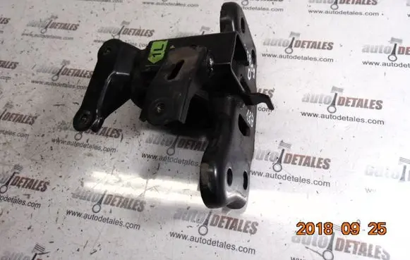 Toyota Verso Engine mount bracket