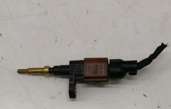 Audi A3 8Y Coolant temperature sensor 05L919501B
