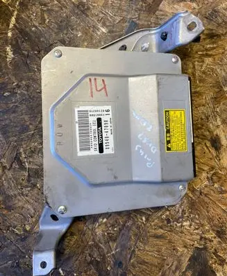 Toyota Prius (XW20) Engine control unit/module 19001900