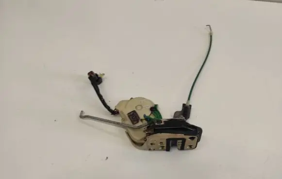 KIA Sorento Front door lock 030210
