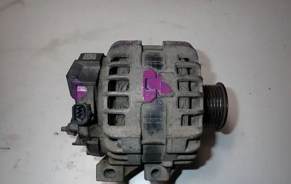 Opel Insignia A Generator/alternator 39007852