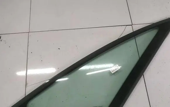 Citroen C4 Grand Picasso Front triangle window/glass AS2