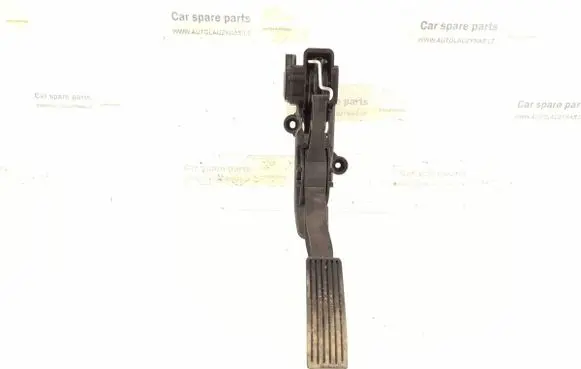 Mercedes-Benz B W245 Accelerator throttle pedal 1693000304 A1693000304
