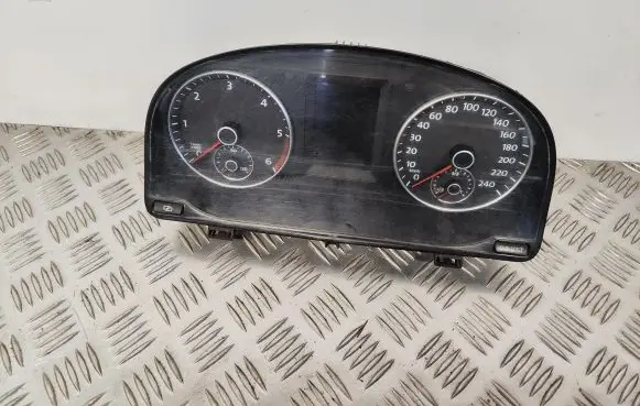 Volkswagen Caddy Speedometer (instrument cluster) 2K0920865A