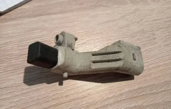 Volkswagen PASSAT B6 Crankshaft position sensor 045906433a