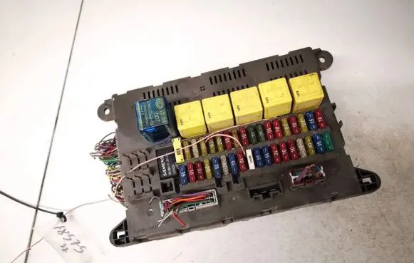 Land Rover Freelander Fuse box set ywc106080 52010469d