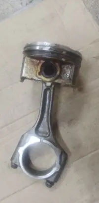 Subaru XV Piston with connecting rod