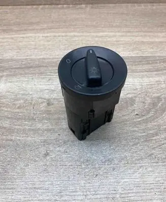 Volkswagen Golf IV Light switch 1C0941531