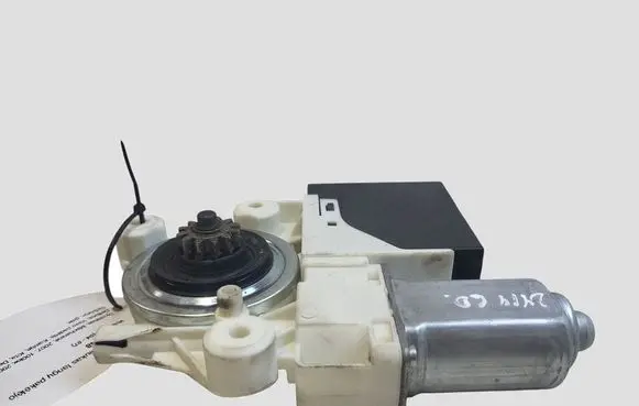 Volvo S40 Rear door window regulator motor 30710070 992764100 994584105