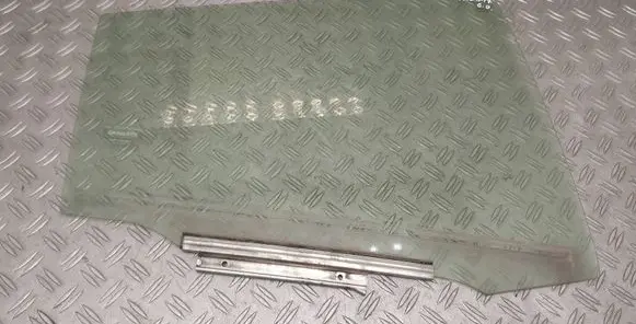 Rear door window glass