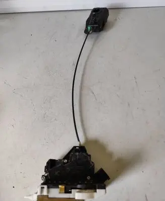 Ford Mondeo Mk III Rear door lock 1E0272 2S4AA26412EA
