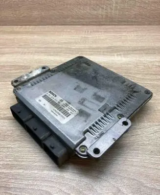 Renault Scenic I Engine control unit/module ECU HOM8200039569 8200166362