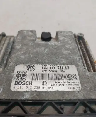 Skoda Octavia Mk2 (1Z) Engine control unit/module 03G906021LB 1039S14582 0281013238