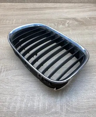 BMW 5 E39 Bonnet/hood grill 8159315 8159311