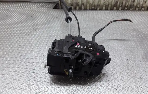 Hyundai Santa Fe Front door lock C60754A