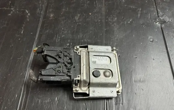 Skoda Citigo Engine control unit/module 04C907309E 04C906020M