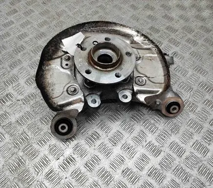 Rear wheel hub
