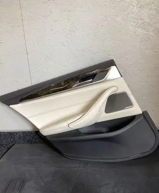 BMW 5 G30 G31 Front door card panel trim 2845895
