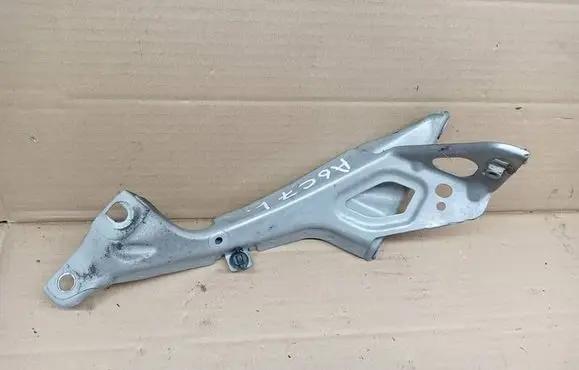 Audi A6 S6 C7 4G Fender mounting bracket 4G0821135A
