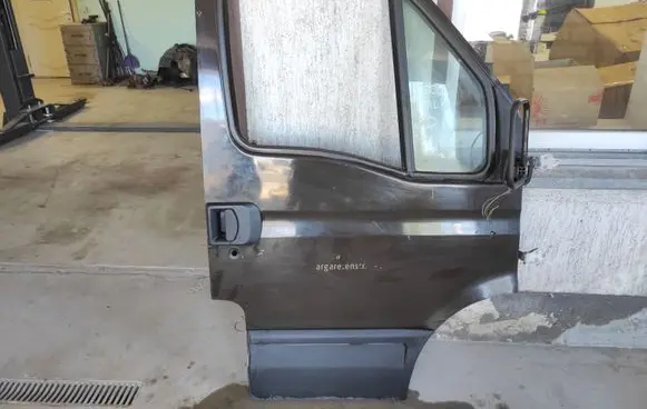 Iveco Daily 35 - 40.10 Front door