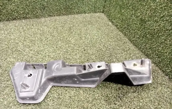 Renault Master III Fender mounting bracket 960160002R 0001036423