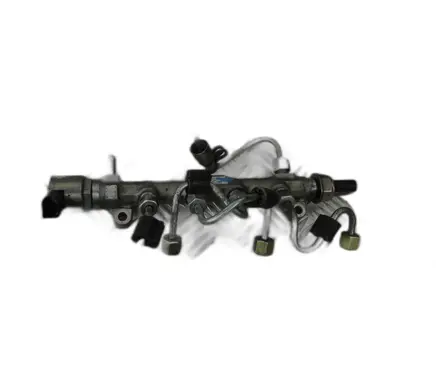 Volkswagen Golf VII Fuel injector supply line/pipe 04L089G