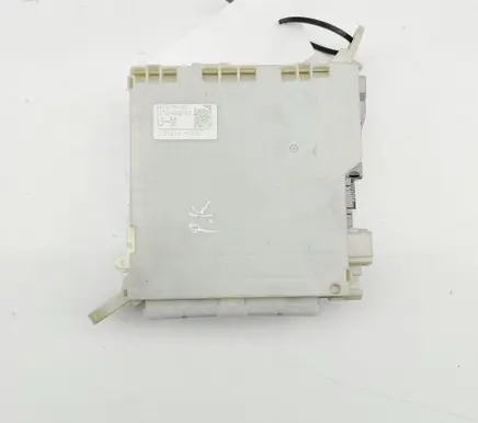 Lexus LS 460 - 600H Fuse module 8273050X80 747046680W