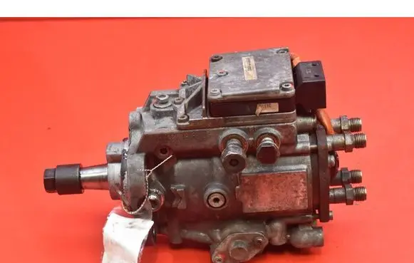 BMW 5 E39 Fuel injection high pressure pump 7786091
