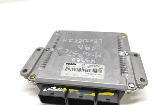 Mitsubishi Space Star Engine control unit/module 8200243806 028101104