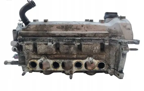 Toyota Yaris Engine head 