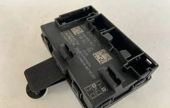 Audi A4 S4 B9 Door control unit/module 4M0959792H 4M0959792F