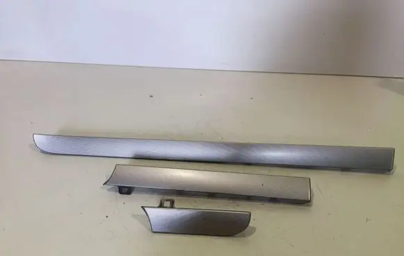 Volkswagen Touran I Dashboard glove box trim 1T1858418B 1T1858417B 1T1858415
