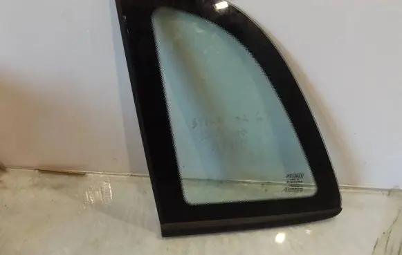 Fiat Stilo Front vent window/glass (coupe) 