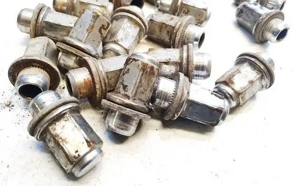 Toyota Avensis T250 Nuts/bolts 