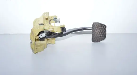 BMW 6 E63 E64 Brake pedal 6769224