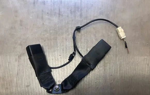 Suzuki SX4 S-Cross Rear seatbelt buckle 1056783