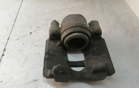 Toyota Yaris Front brake caliper 569