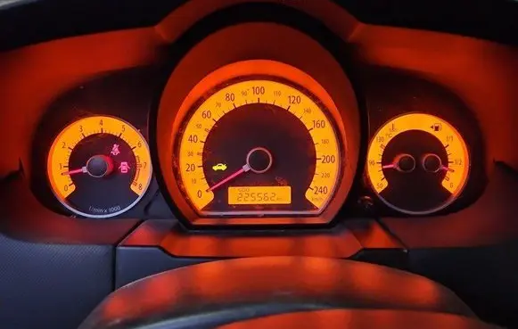 Speedometer (instrument cluster)