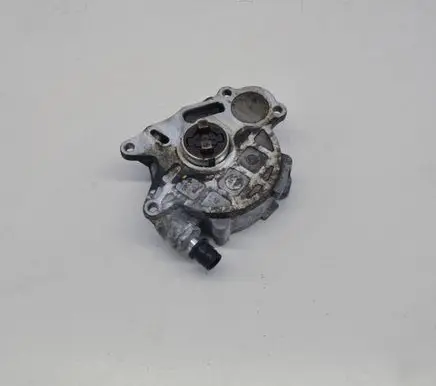 Audi Q3 8U Vacuum pump 03L145100