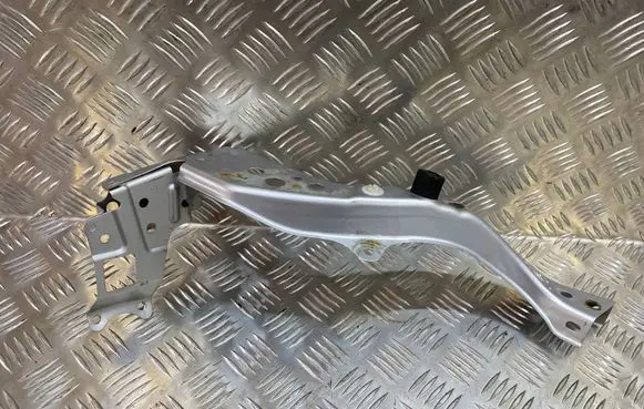 Toyota Verso Front bodywork piece 