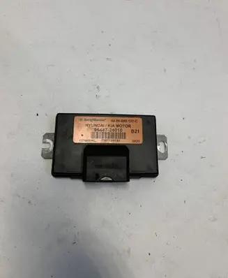 Hyundai Tucson JM Transfer box differential control unit 9544724010 4450000137C 137000HHL