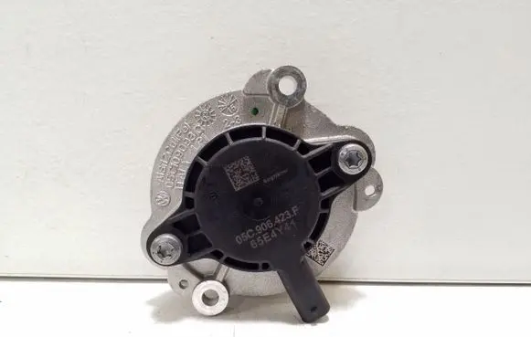 Audi A1 Camshaft vanos timing valve 05C906423F 05C109093C